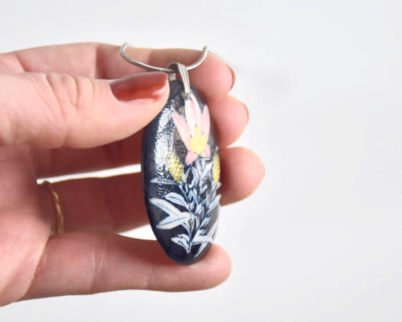 Kiyomizu-Yaki Blue Floral Pendant Necklace