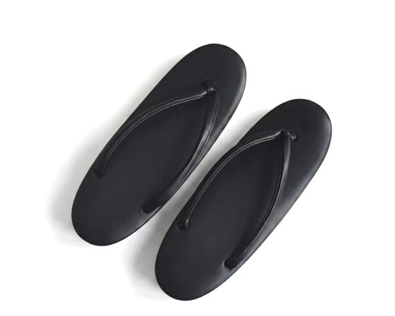 Black Zori Sandals And Clutch Set