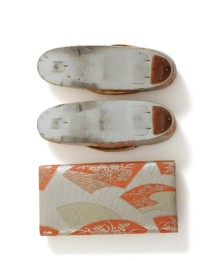Gold Brocade Zori Sandals And Clutch Set showing the structured soles and base of the traditional Japanese footwear