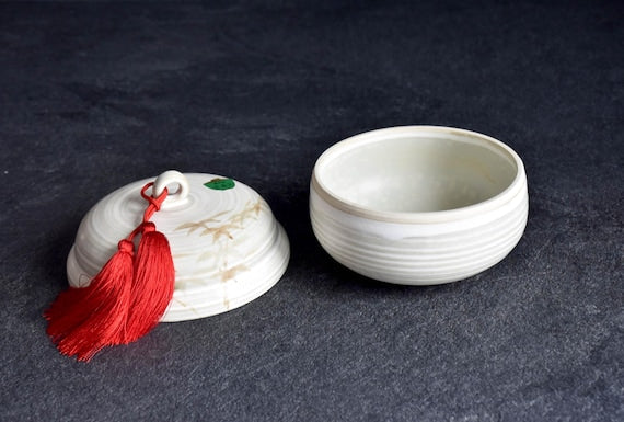 Kiyomizu-Yaki Momiji Lidded Ceramic Box