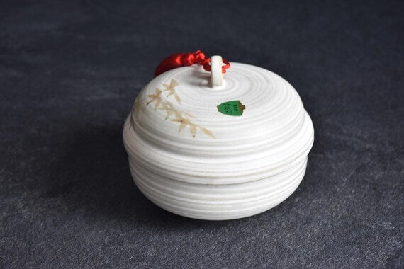 Kiyomizu-Yaki Momiji Lidded Ceramic Box