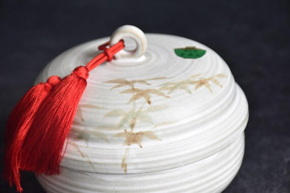 Kiyomizu-Yaki Lidded Ceramic Box
