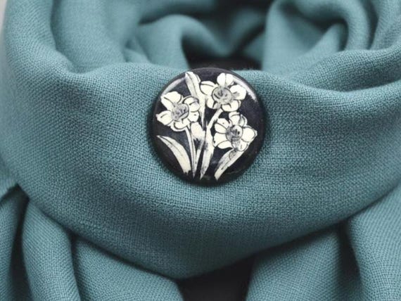 Kiyomizu Porcelain Brooch