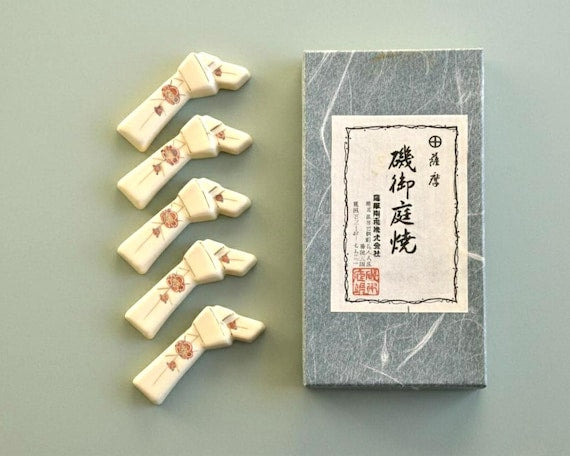 Satsuma Isoniwa-Yaki Chopstick Rests