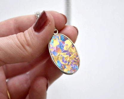 Showa Era Iridescent Cabochon Pendant Necklace