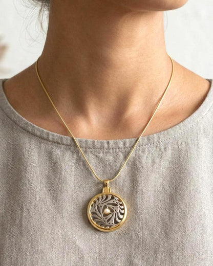 Japanese Magnifying Locket Pendant Necklace