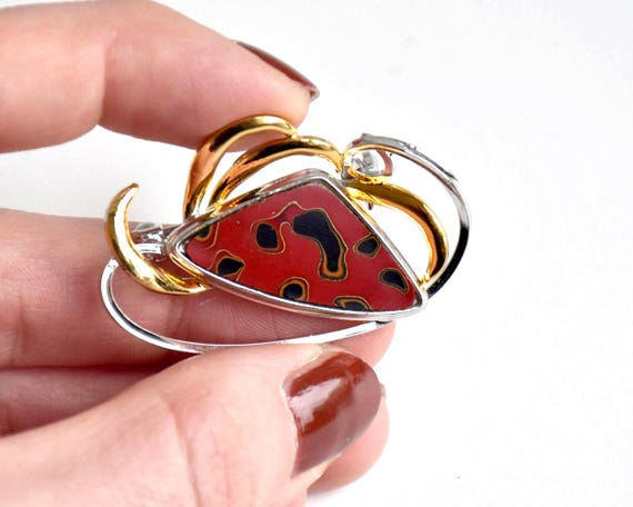 Tsugaru-Nuri Red Lacquer Brooch