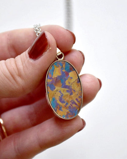 Showa Era Iridescent Cabochon Pendant Necklace