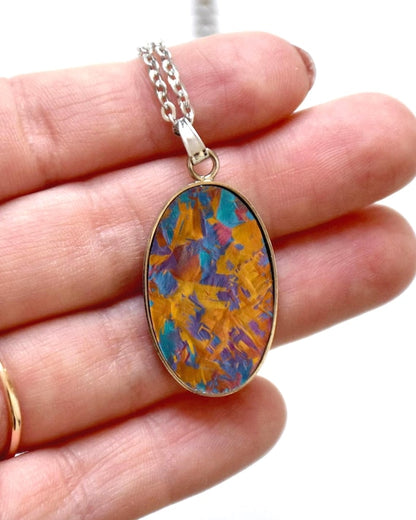 Showa Era Iridescent Cabochon Pendant Necklace