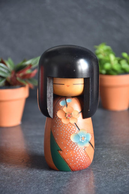 Sogen Spring'S Arrival Kokeshi Doll