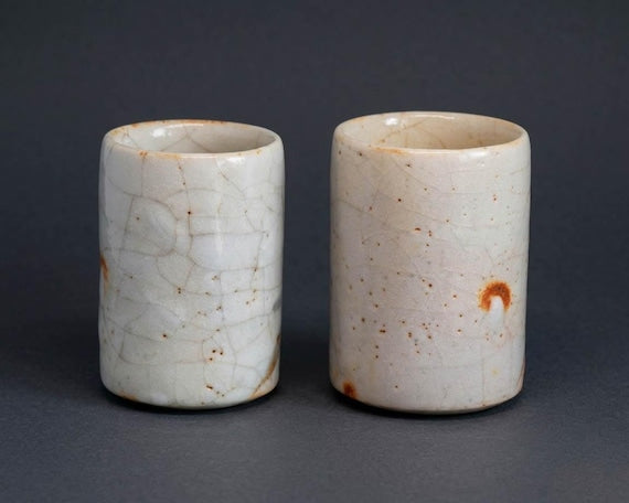 Shino Ware Yunomi Cups Set featuring crackle glaze texture and details