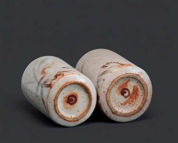 Shino Ware Yunomi Cups Set showing base with maker marks and ring feet