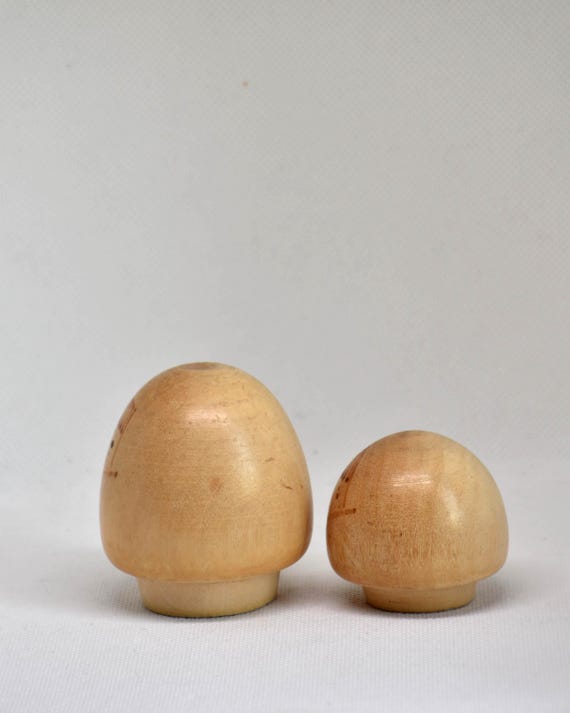 Yukuguni Kokeshi Pair by Issetsu Kuribayashi