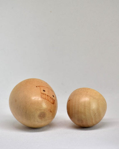 Yukuguni Kokeshi Pair by Issetsu Kuribayashi