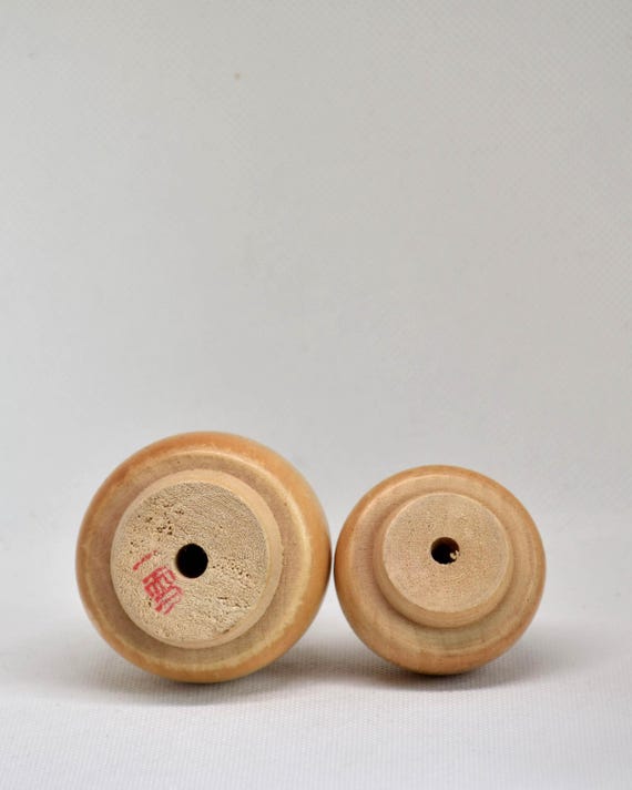 Yukuguni Kokeshi Pair by Issetsu Kuribayashi