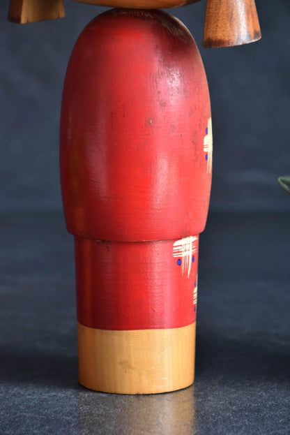 Hajime Miyashita Sosaku kokeshi red body and natural wood base