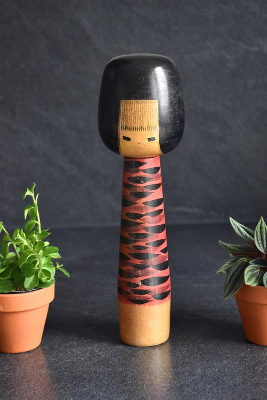 Dojyo Young Girl Kokeshi