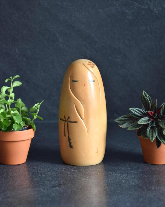 Tsujita Ryozo Sosaku Kokeshi Doll