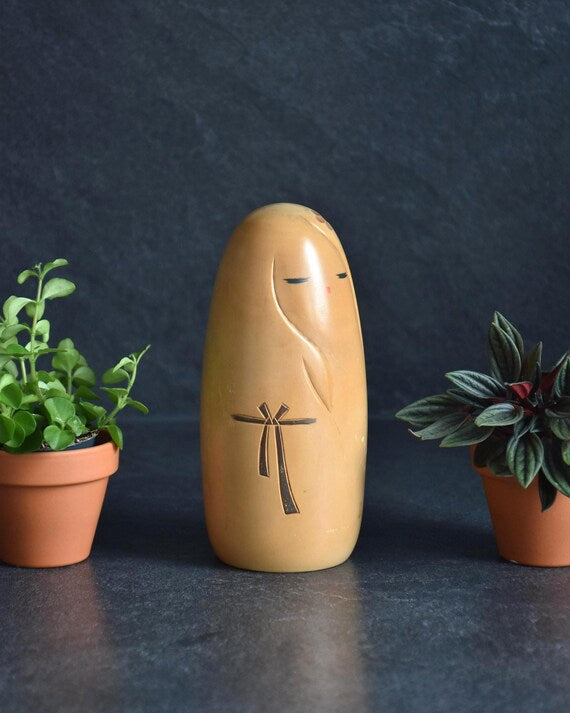 Tsujita Ryozo Sosaku Kokeshi Doll