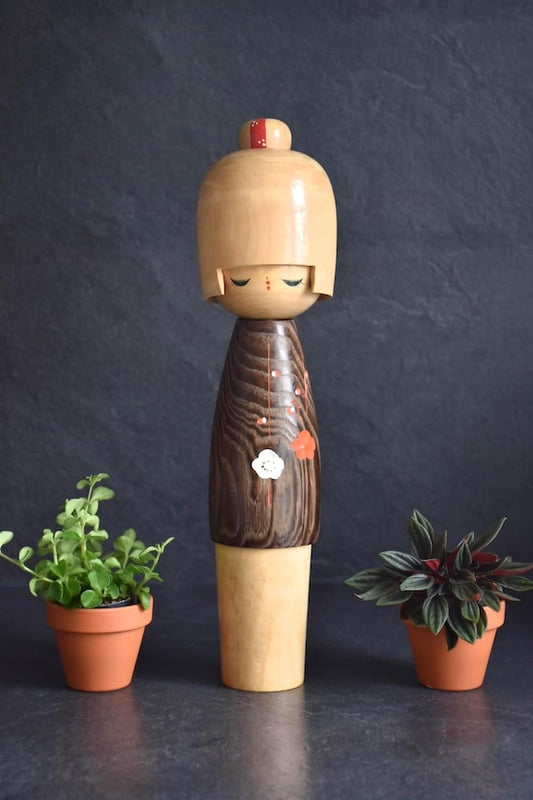 Usaburo Kokeshi Koigokoro Plum Blossom