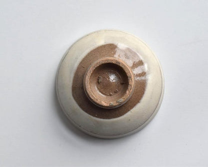 Japanese Ceramic Bowl Shrimp Motif base showing the unglazed foot ring and creamy white glaze drips