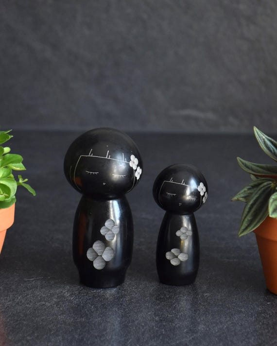 Nachiguro-Ishi Stone Kokeshi Dolls