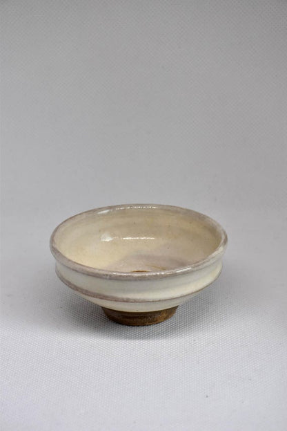 Japanese Ceramic Bowl Shrimp Motif profile showing the creamy white glaze and small foot