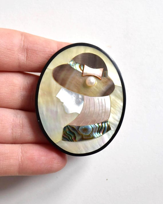 Raden Shell Inlay Portrait Brooch vintage Japanese mother-of-pearl close-up view