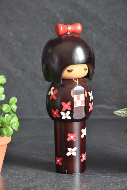 Hajime Miyashita Kokeshi Doll Red Ribbon