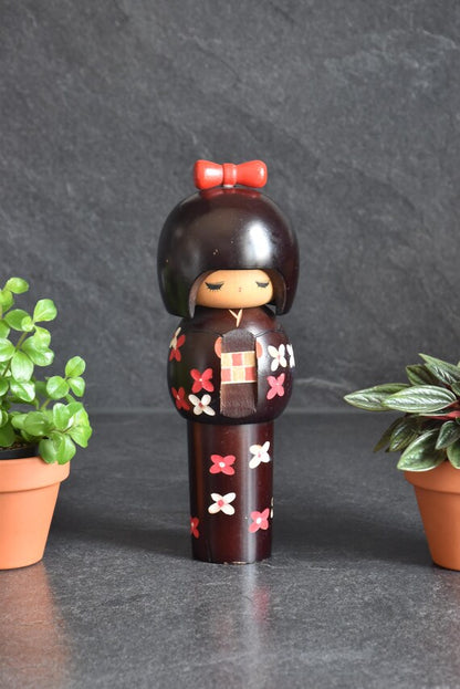 Hajime Miyashita Kokeshi Doll Red Ribbon