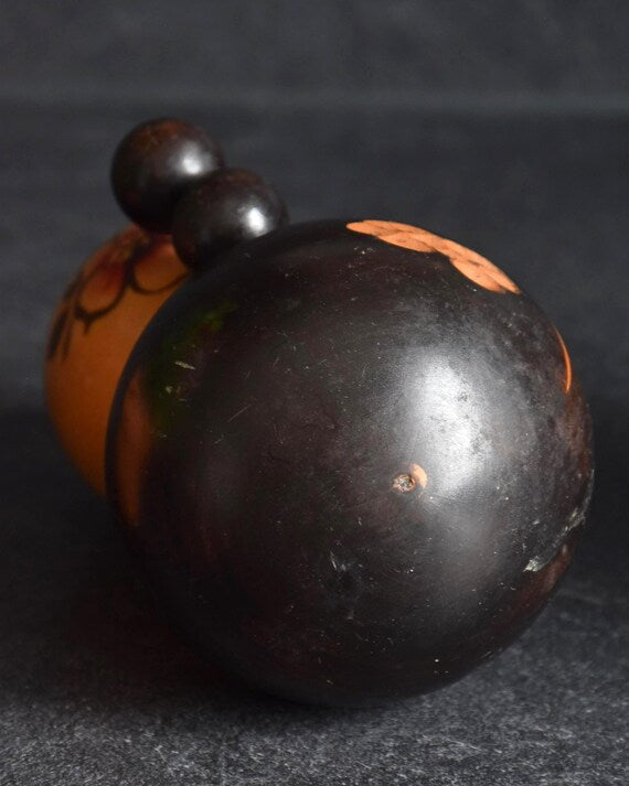 Jiro Tsuda kokeshi doll top view of the rounded head showing wood grain and texture