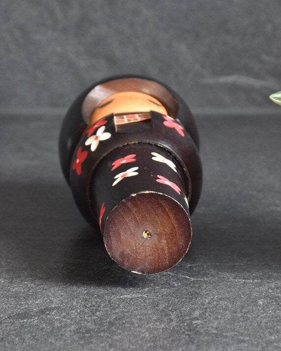 Hajime Miyashita Kokeshi Doll Red Ribbon