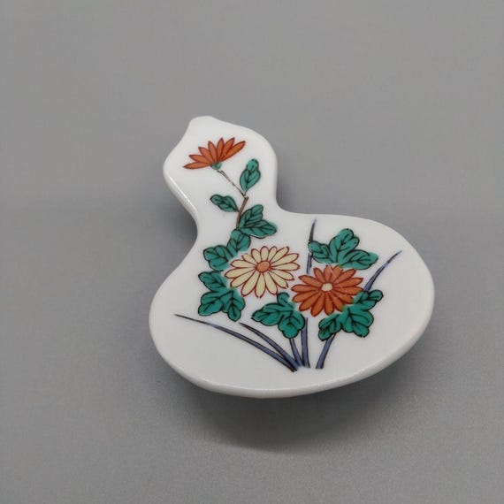 Gourd-Shape Porcelain Chopstick Rests - Floral Motif