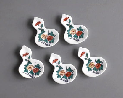 Gourd-Shape Porcelain Chopstick Rests - Floral Motif