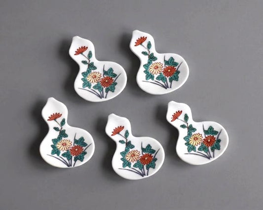 Gourd-Shape Porcelain Chopstick Rests - Floral Motif