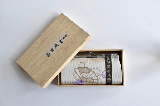Kaga Embroidery Kimono Accessory Pouch