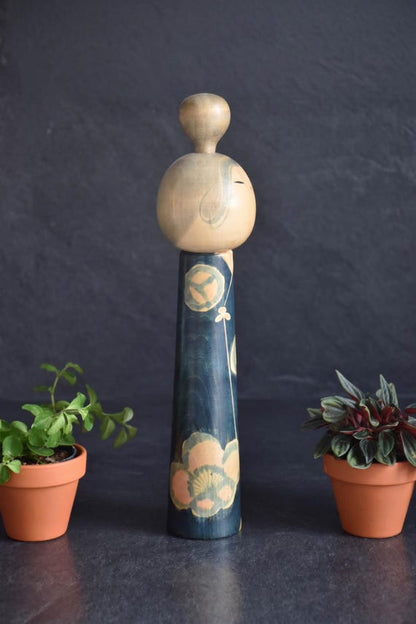 Issetsu Kuribayashi Sakura Kokeshi Doll