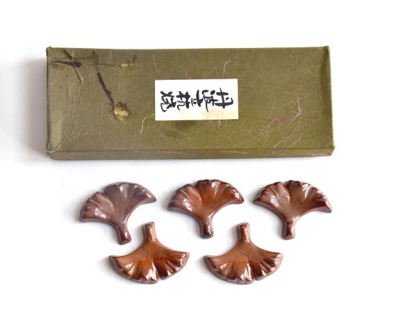 Tamba-Tachikui Ginko Leaf Hashioki Set