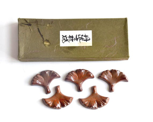 Tamba-Tachikui Ginko Leaf Hashioki Set