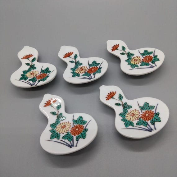 Gourd-Shape Porcelain Chopstick Rests - Floral Motif