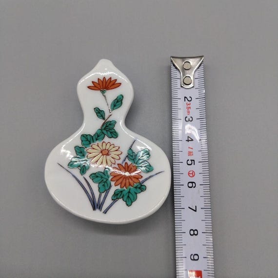 Gourd-Shape Porcelain Chopstick Rests - Floral Motif
