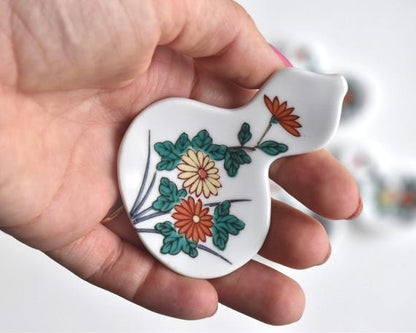 Gourd-Shape Porcelain Chopstick Rests - Floral Motif