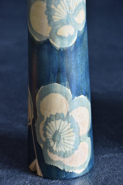 Issetsu Kuribayashi Sakura Kokeshi Doll