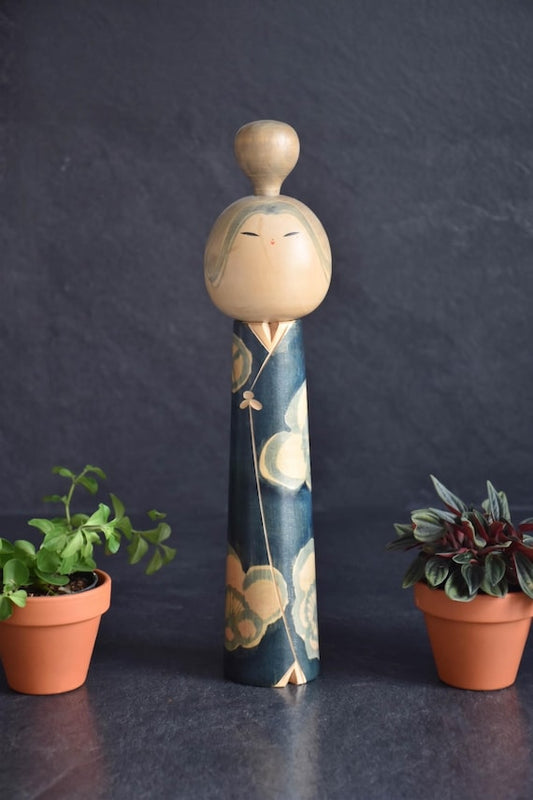 Issetsu Kuribayashi Sakura Kokeshi Doll