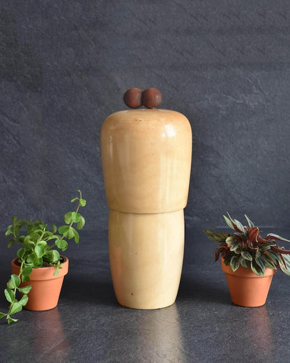Kojo Tanaka Sosaku Kokeshi doll viewed from the blank back side