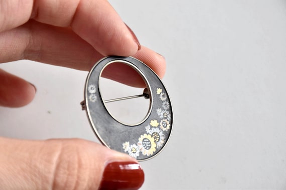 Japanese Round Zogan Brooch | Made In Japan | Floral