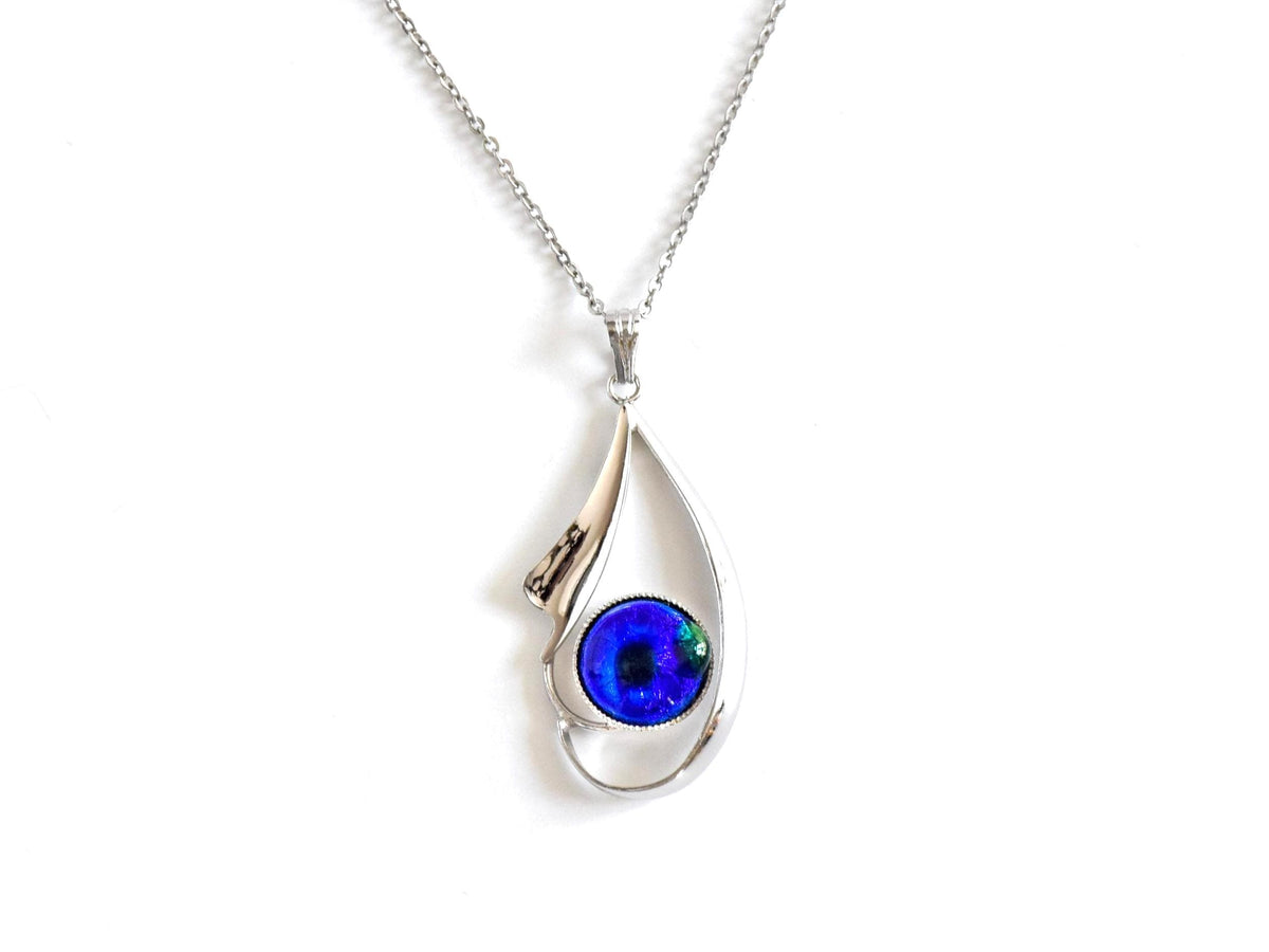 Japanese Oval Blue Pendant Necklace close up of the blue oval pendant