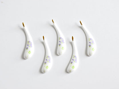Kikyo Bellflower Porcelain Chopstick Rest Set displayed on a clean white background