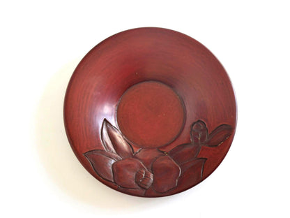 Kamakura-bori floral carved lacquerware plates set showing the second carved plate design