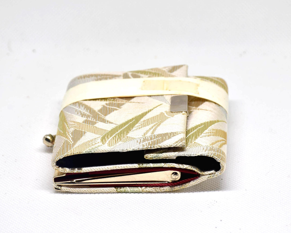 Nishijin-Ori bamboo leaf brocade coin purse gold green side profile showing folded structure